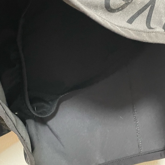 Lululemon Speed Shorts Size 6 2.5 inch inseam - Picture 6 of 7